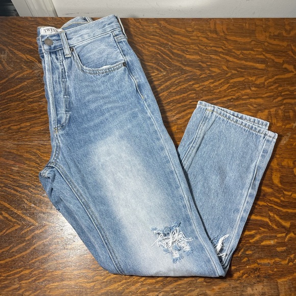 Twelve by Ontwelfth distressed skinny mom jeans - Picture 1 of 6